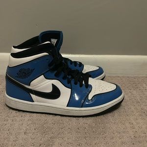 Jordan 1 mid